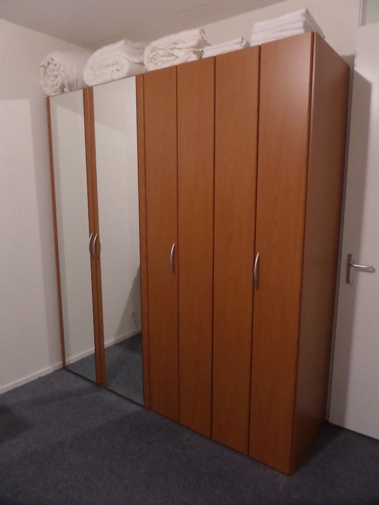 kledingkast 200x60x216cm, Ophalen, Met deur(en), 200 cm of meer, Zo goed als nieuw