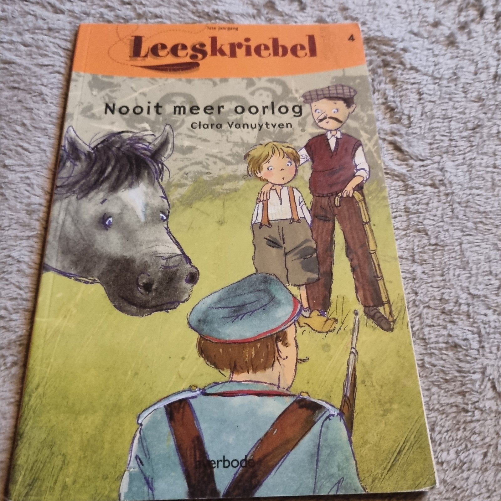 Leeskriebel: Nooit meer oorlog - Clara Vanuytven, Ophalen of Verzenden, Gelezen, Clara Vanuytven, Fictie algemeen