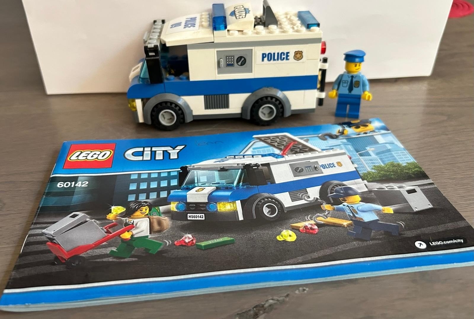 Lego City 60142 Politie Geldtransport met Minifiguur, Ophalen, City, Lego, Zo goed als nieuw