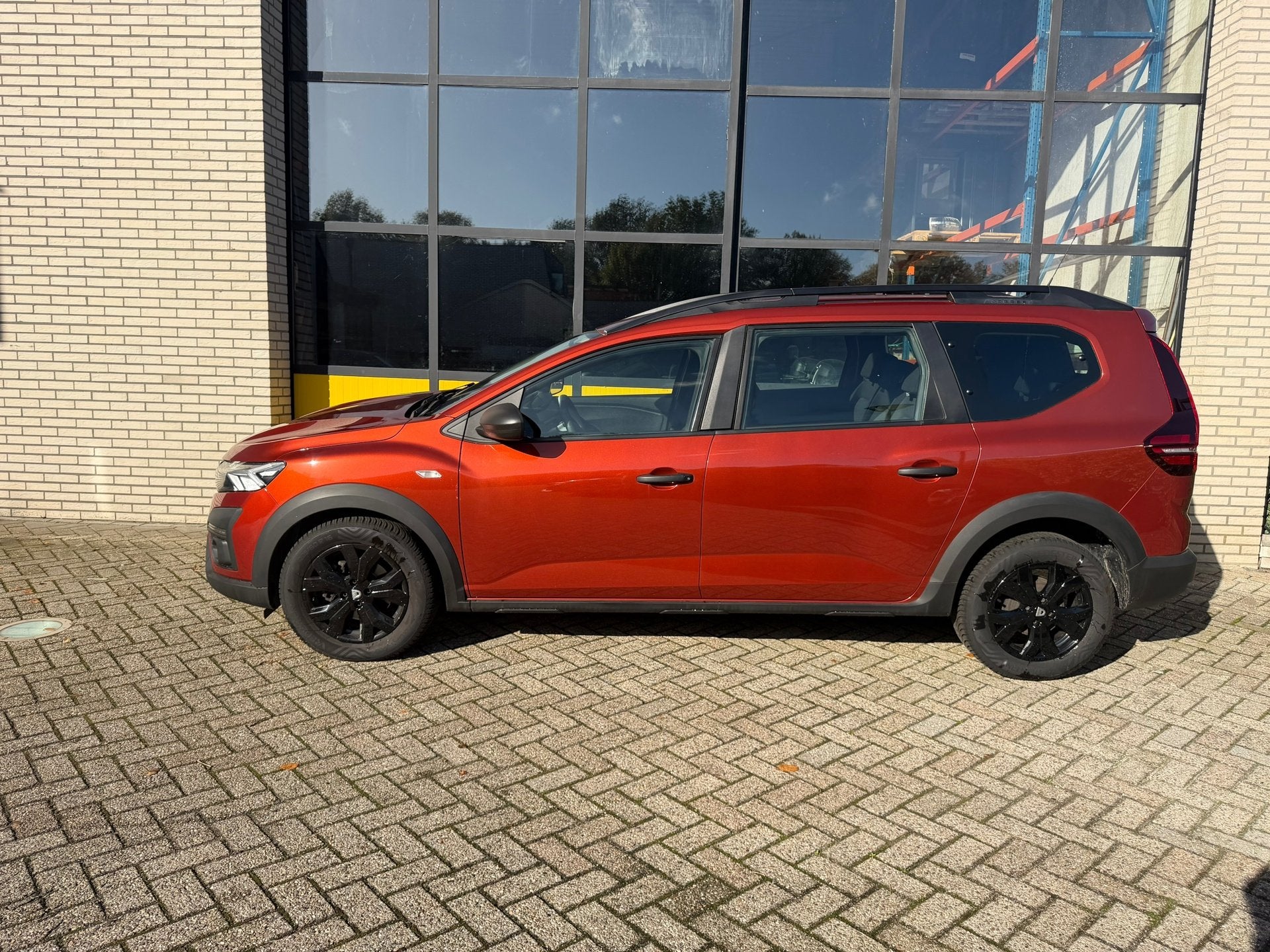 Dacia Jogger 1.0 TCe Comfort 7p., Voorwielaandrijving, Stof, Gebruikt, Zwart