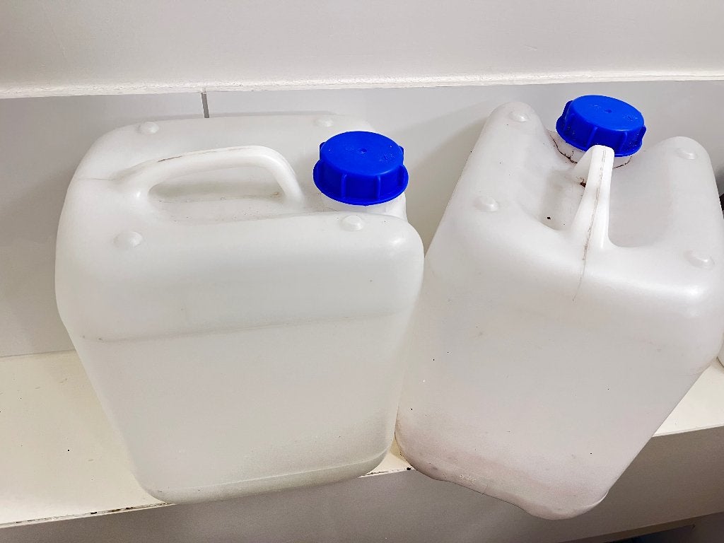 2x 10 Liter water jerrycans, Ophalen of Verzenden, Gebruikt