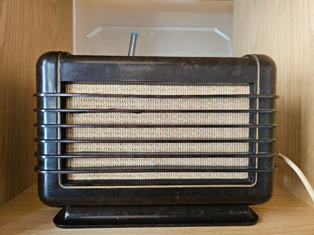 Retro tafelradio Bakeliet Philips BX272, Audio, Tv en Foto, Radio's, Ophalen, Niet werkend, Radio