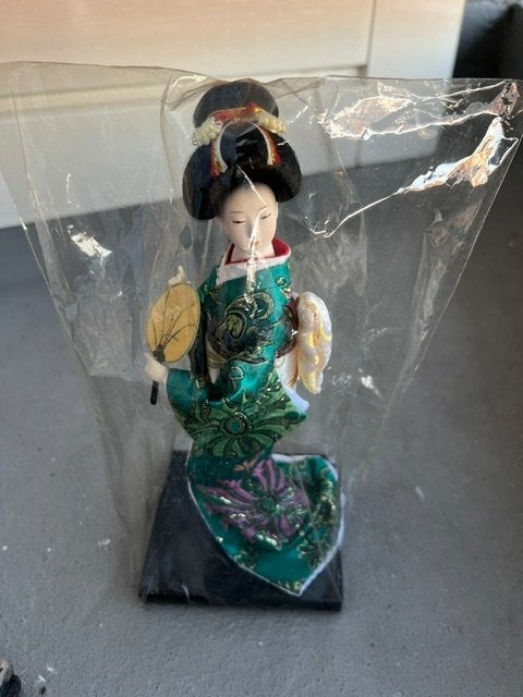 Geisha in Kimono uit Japan 2005, Verzamelen, Ophalen of Verzenden, Nieuw, Pop