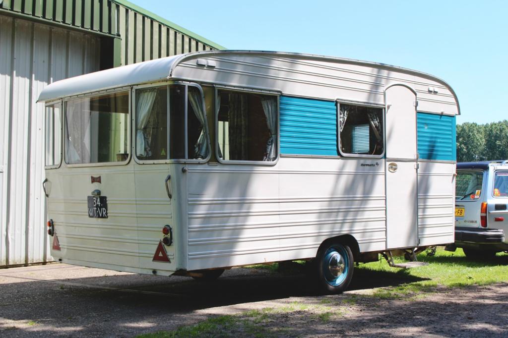 Unieke Digue Baronette GT van 1968 oldtimer caravan, Caravans en Kamperen, Overige merken, 750 - 1000 kg, 6 tot 7 meter, Luifel