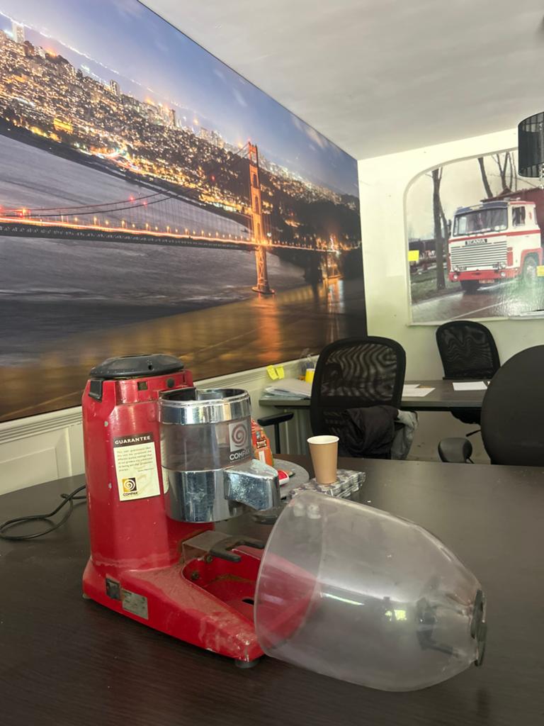 Compak K-6 Red Koffiemolen - Professioneel en Robuust, Witgoed en Apparatuur, Koffiezetapparaten, Gebruikt, Overige modellen, 10 kopjes of meer