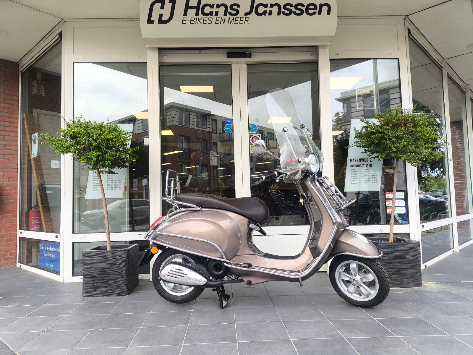 Vespa Primavera Touring - Nieuwstaat, slechts 161km!, Fietsen en Brommers, Ophalen