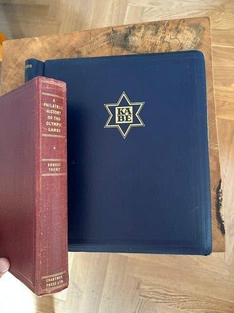 2 postzegel boeken olympische spelen., Postzegels en Munten, Postzegels | Volle albums en Verzamelingen, Ophalen of Verzenden