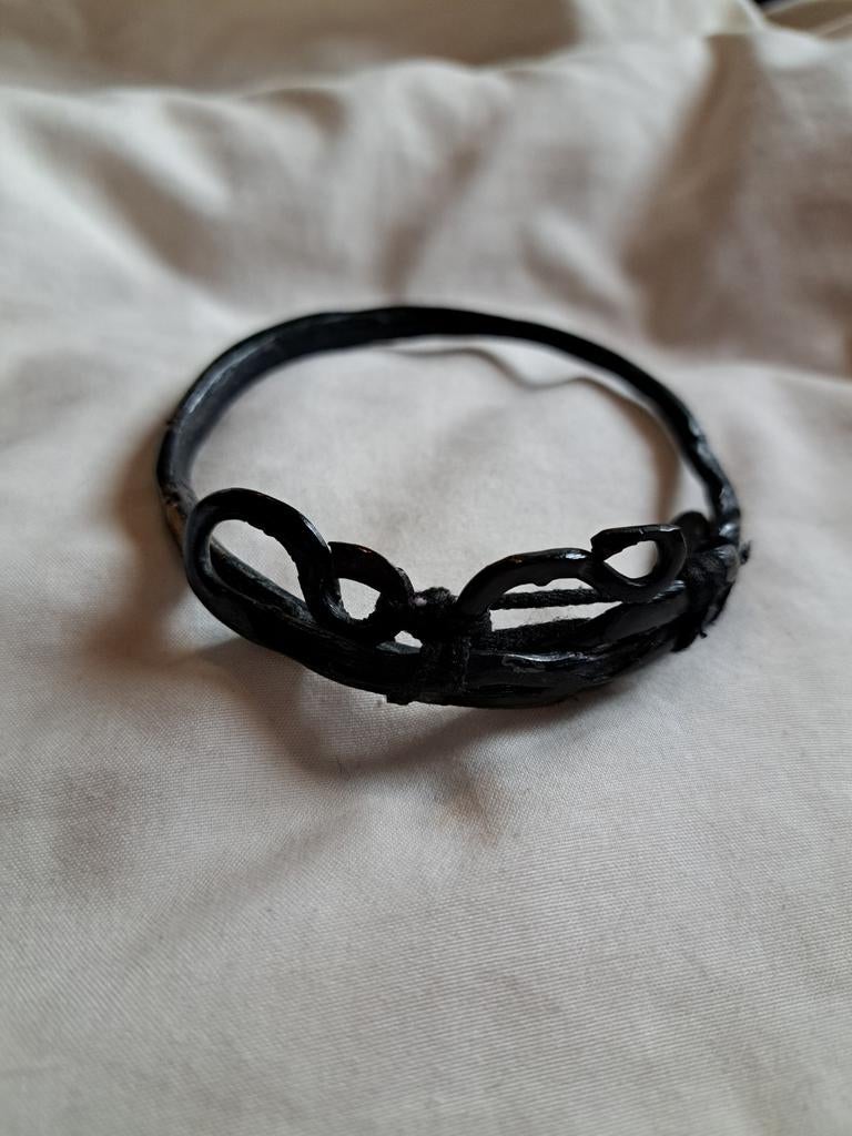 Akbar Bahar armband, zwart koraal, Indonesisch etnisch siera, Sieraden, Tassen en Uiterlijk, Armbanden, Ophalen of Verzenden, Zo goed als nieuw