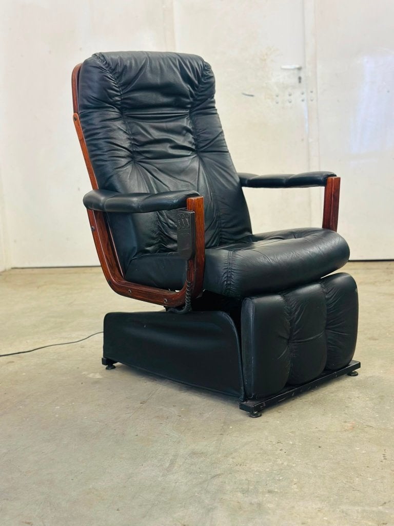 sta-op-stoel elektrisch zwart teakhout relaxfauteuil Dewert, Ophalen, Gebruikt, Minder dan 75 cm, Vintage, retro, klassiek, modern