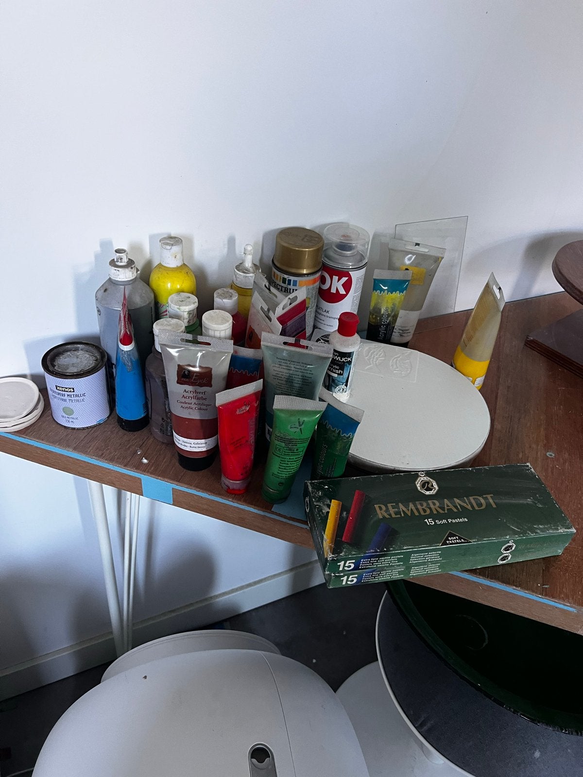 Bijna gratis: Partij acrylverf en soft pastels, Ophalen of Verzenden, Gebruikt, Acrylverf