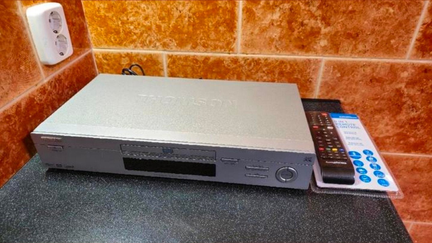 Thomson DVD/ VIDEO CD CD PLAYER. Met Afstandsbediening.

Pla, Ophalen of Verzenden, Refurbished, Dvd-speler, Overige merken