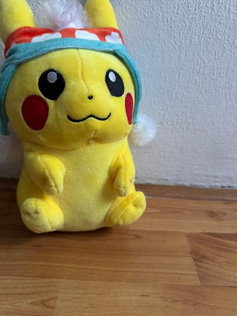 Pokémon Pikachu knuffel met muts - Goede staat, Ophalen, Geel, Overige typen, Zo goed als nieuw