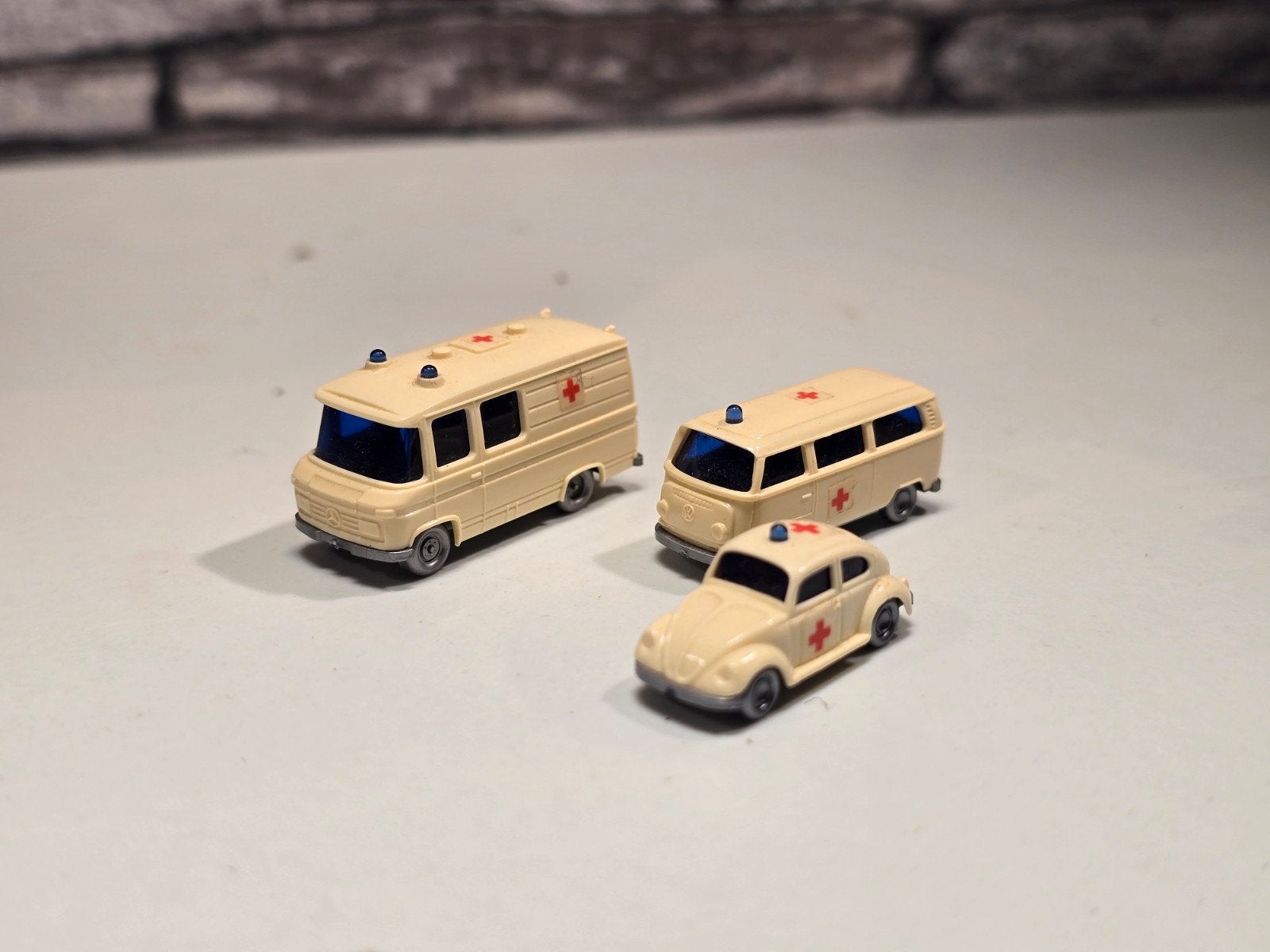 3x wiking rode kruis auto's N spoor trein 1:160, Overige merken, Gelijkstroom of Wisselstroom, Overige typen, Ophalen of Verzenden