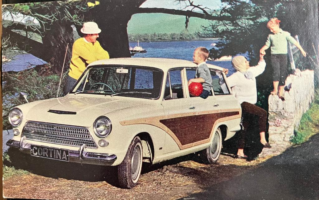 Reclame ansichtkaart voor auto Cortina Super Estate Car, Ophalen of Verzenden, 1960 tot 1980, Ongelopen, Voertuig