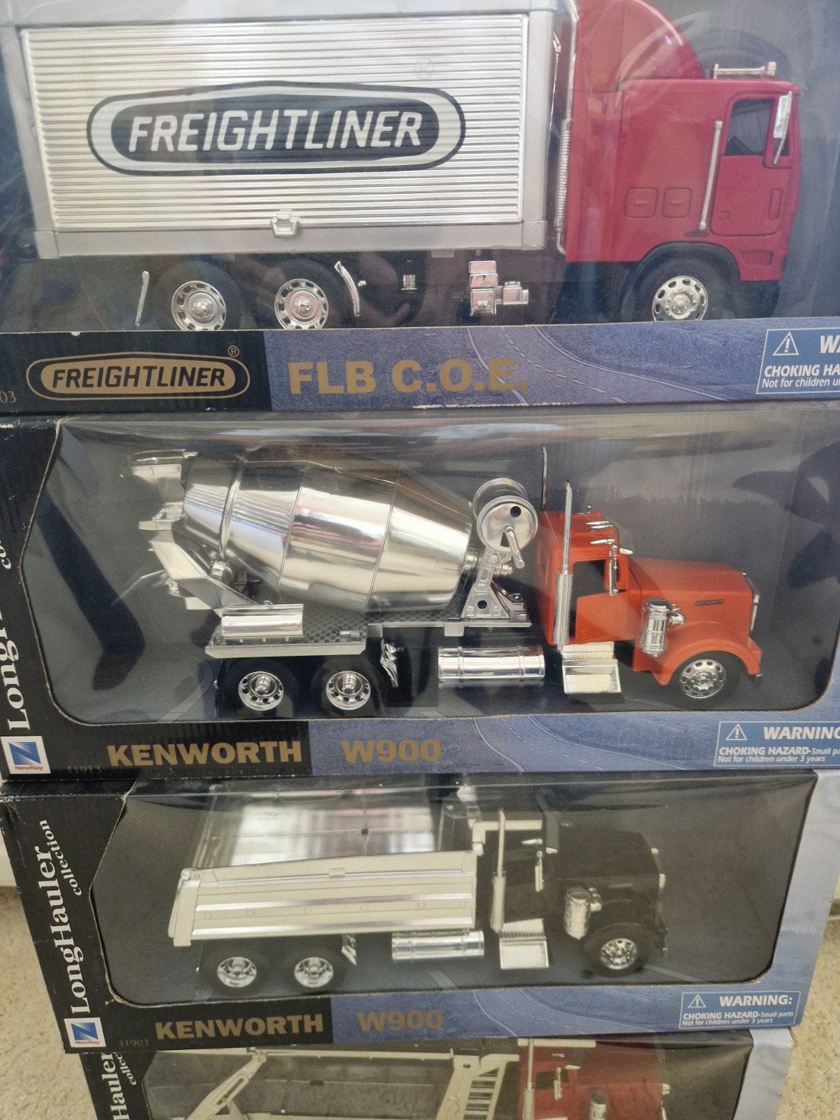4x Amerikaanse trucks nieuw in doos, Ophalen, Tractor of Landbouw, Overige merken