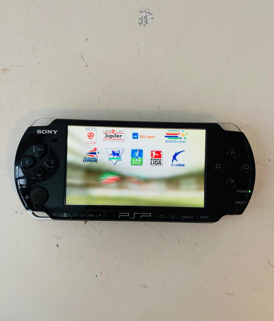 Sony PSP 3004 met lader, Spelcomputers en Games, Ophalen of Verzenden, Sony, Onbekend, Gebruikt