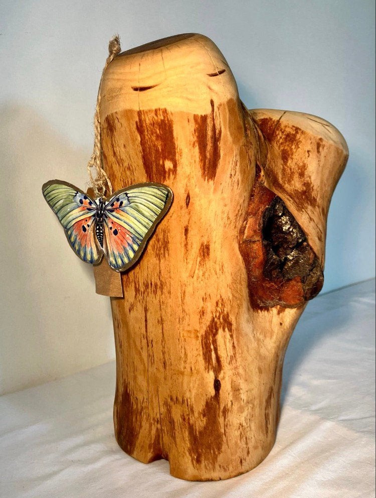 Prachtig gevormd stuk hout met vlinder, Huis en Inrichting, Hout, Nieuw, Ophalen of Verzenden, Landelijk