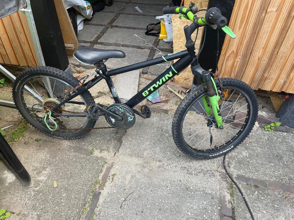 Mountainbike gratis.  Heeft liefde nodig, Fietsen en Brommers, Fietsen | Jongens, 22 inch, Gebruikt, Velgrem, Versnellingen