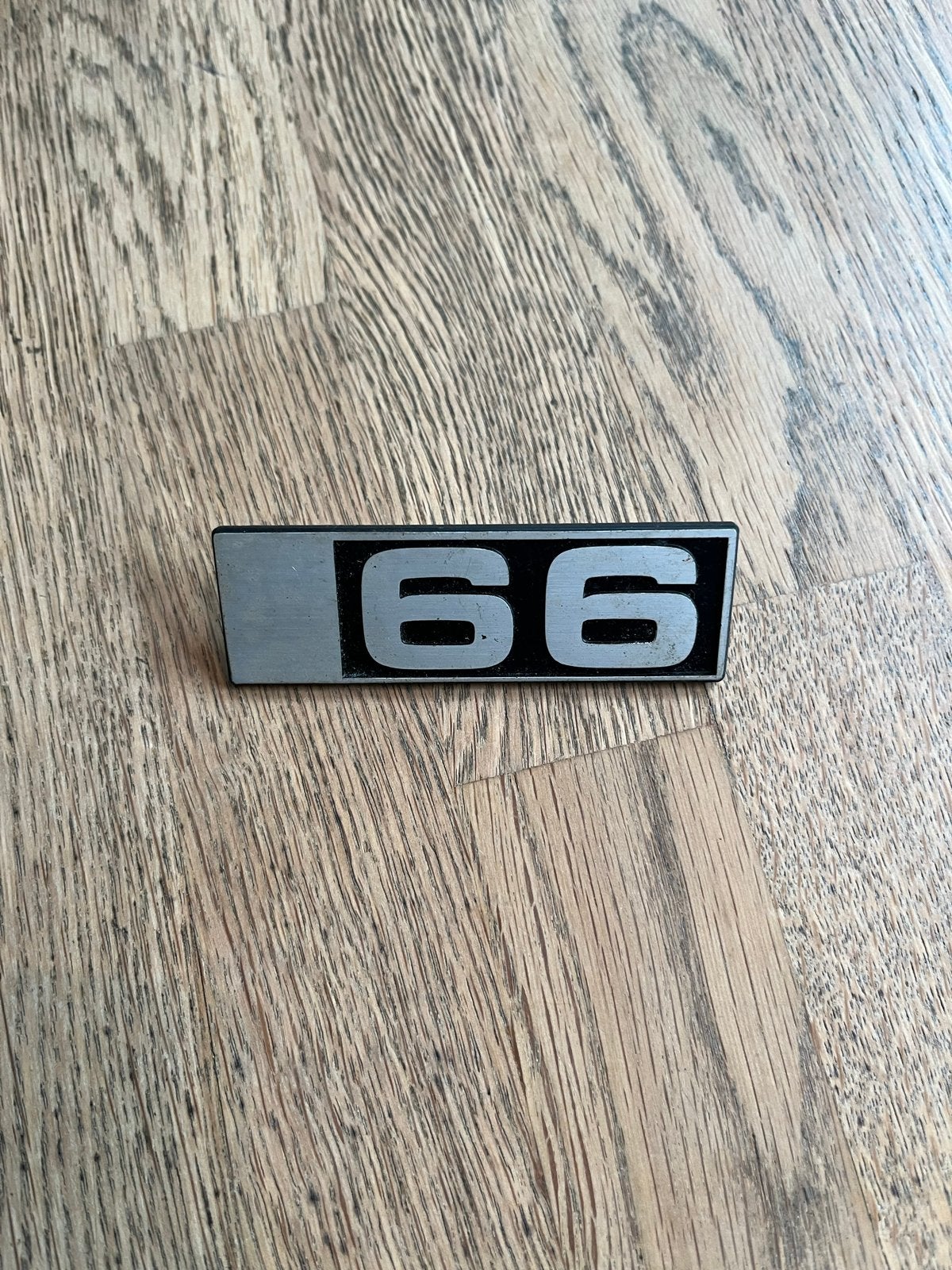 Embleem DAF 66 - Origineel onderdeel voor uw klassieker, Ophalen of Verzenden, Gebruikt, Oldtimer onderdelen