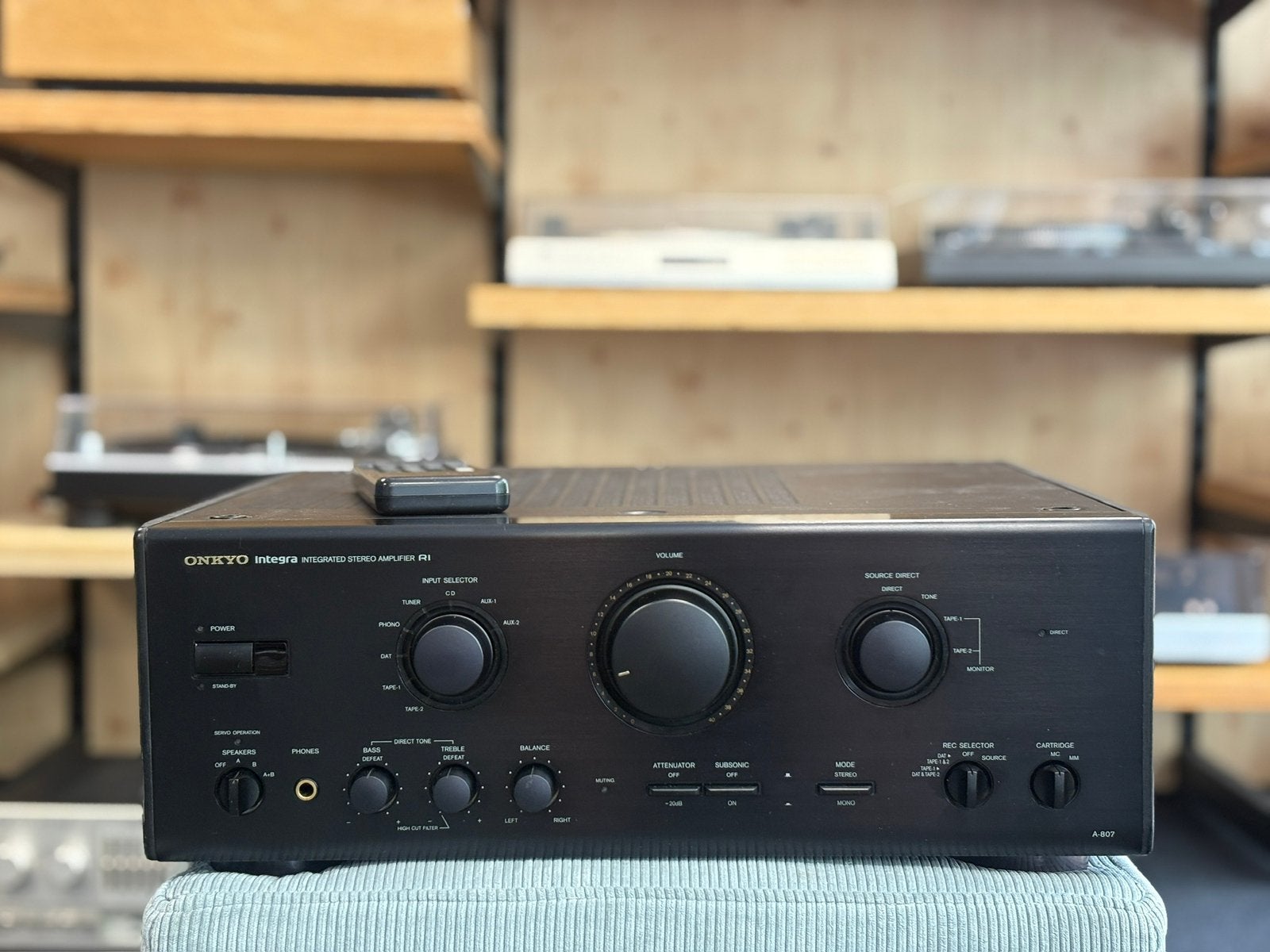 Onkyo Integra A807  stereo versterker incl AB en Garantie, Ophalen, Zo goed als nieuw, 60 tot 120 watt, Stereo