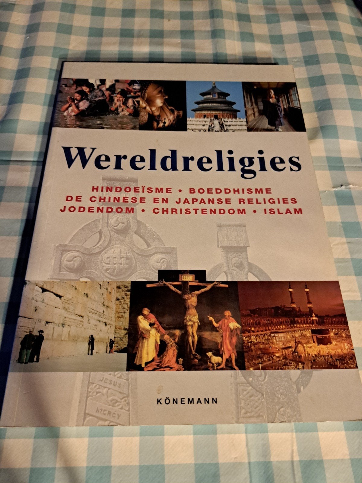 D: Wereldreligies, Boeken, Godsdienst en Theologie, Ophalen of Verzenden, Zo goed als nieuw, Könemann, Overige religies