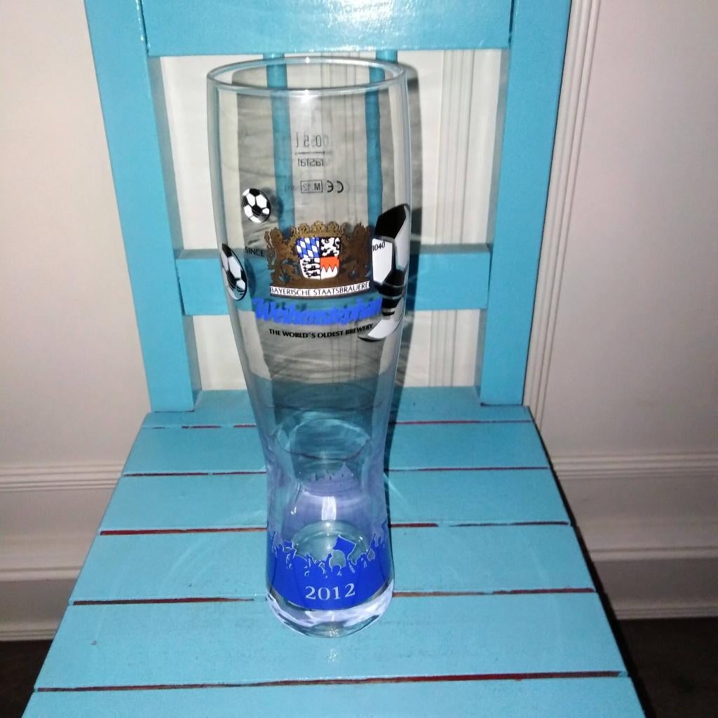Weihenstephen bierglas 0,5 liter voetbal 2012, Ophalen, Zo goed als nieuw, Glas of Glazen, Overige merken