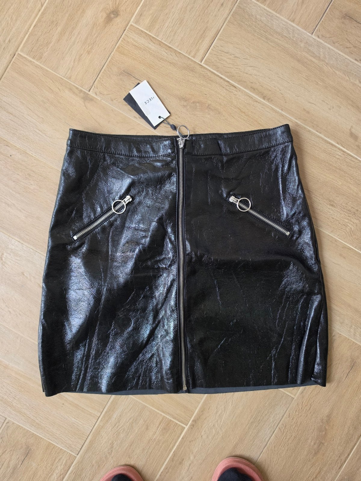 Pieces lak look Rokje maat L met kaartje nieuw

Zie ook mijn, Kleding | Dames, Rokken, Zwart, Maat 42/44 (L), Nieuw, Ophalen of Verzenden