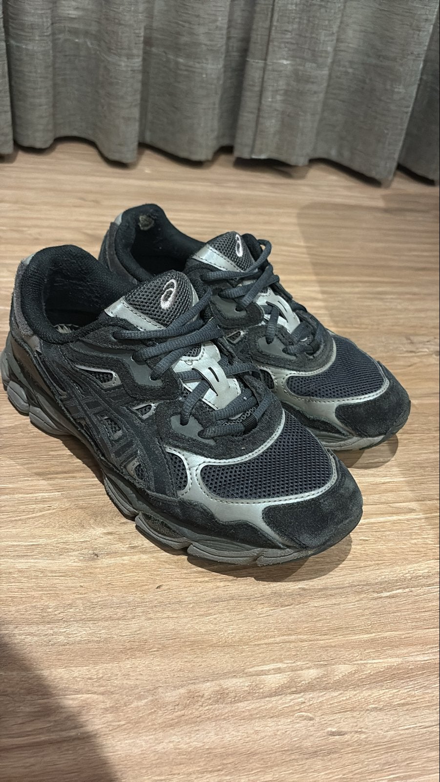 Asics Zwarte Gel NYC Sneakers - Mid Staat (zonder zolen), Ophalen of Verzenden, Gedragen, Zwart, Sneakers of Gympen
