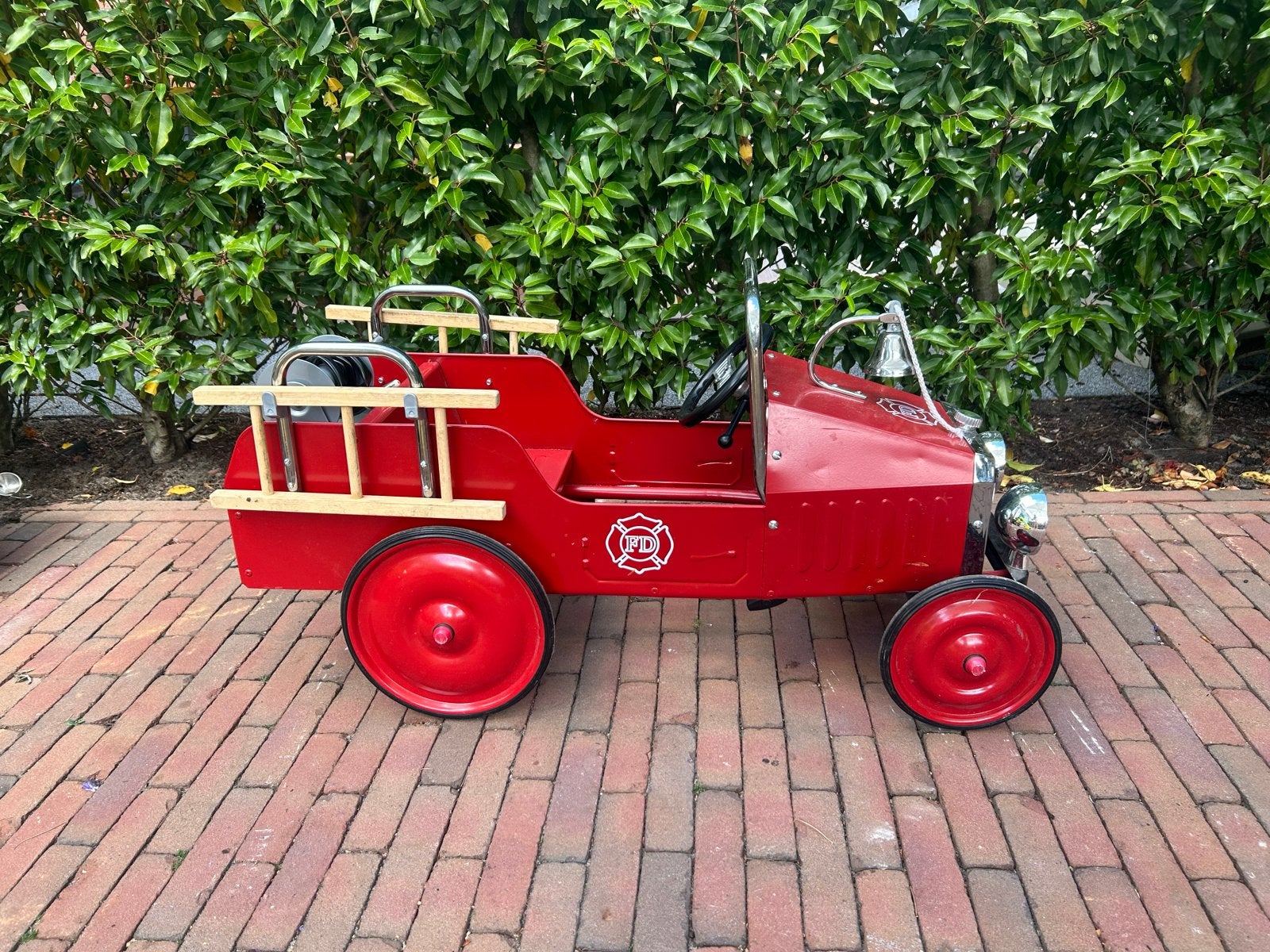 Baghera Trapauto Brandweerwagen - Klassiek Speelplezier, Ophalen, Zo goed als nieuw