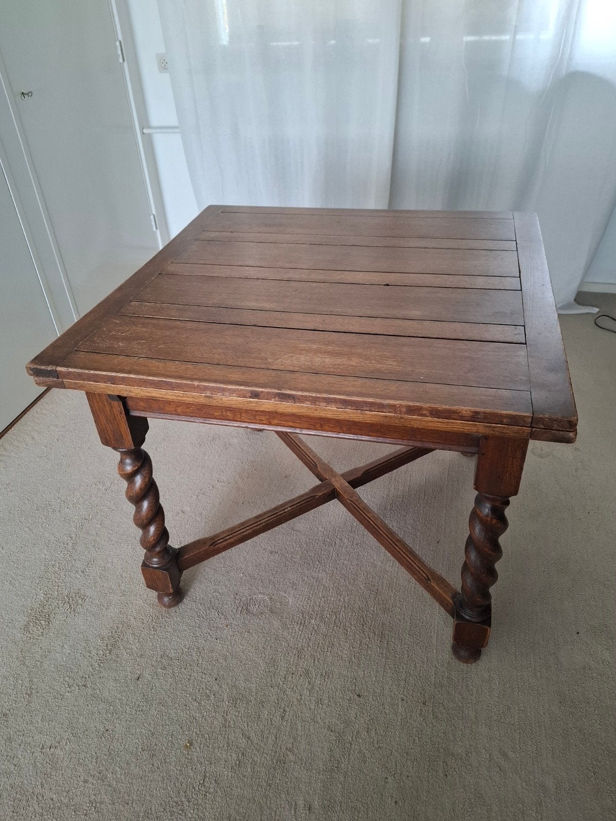 Antieke uitschuifbare eettafel met gedraaide poten, Ophalen