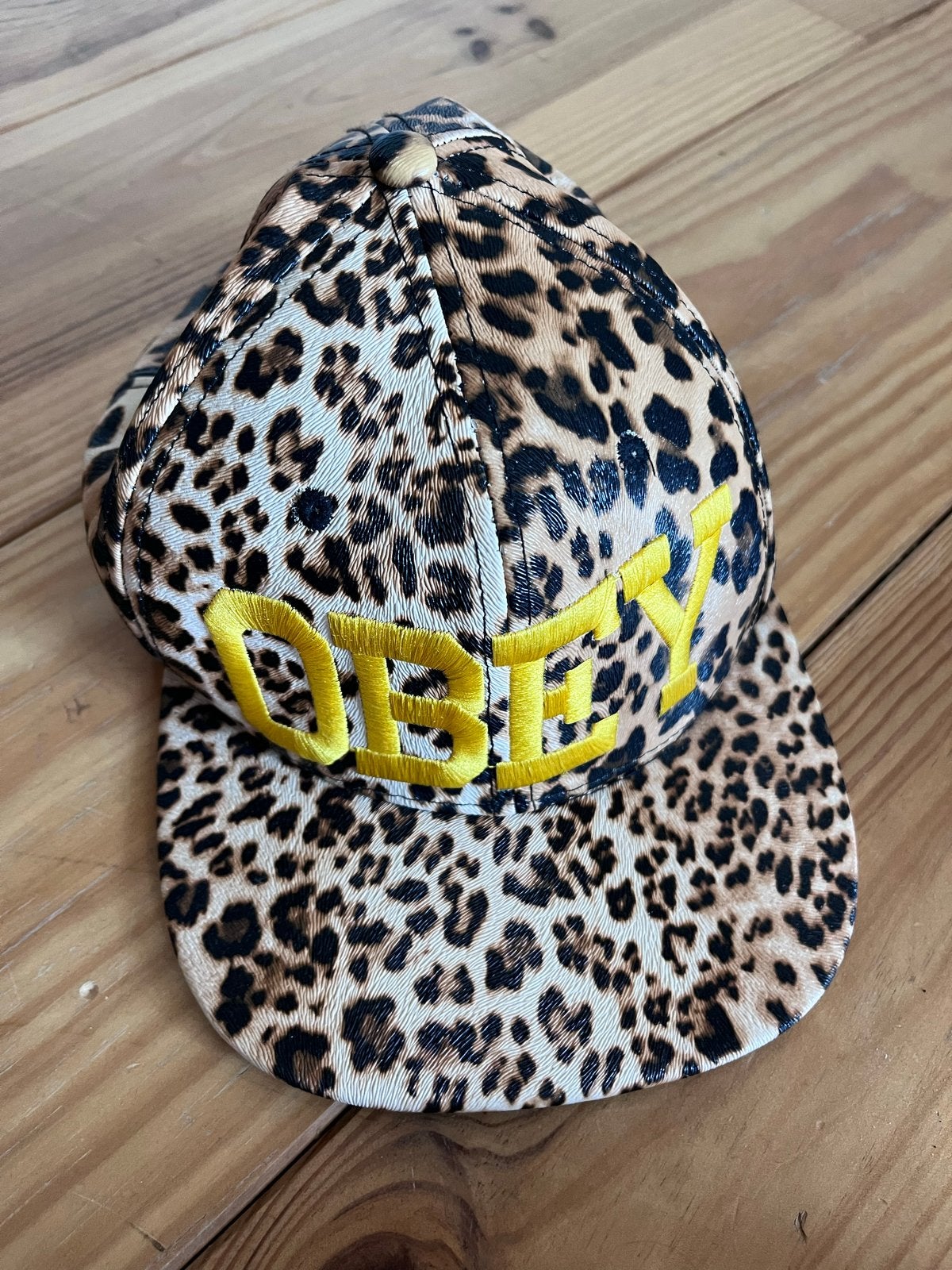 Obey cap met luipaardprint, Ophalen of Verzenden, Gedragen, One size fits all, Pet