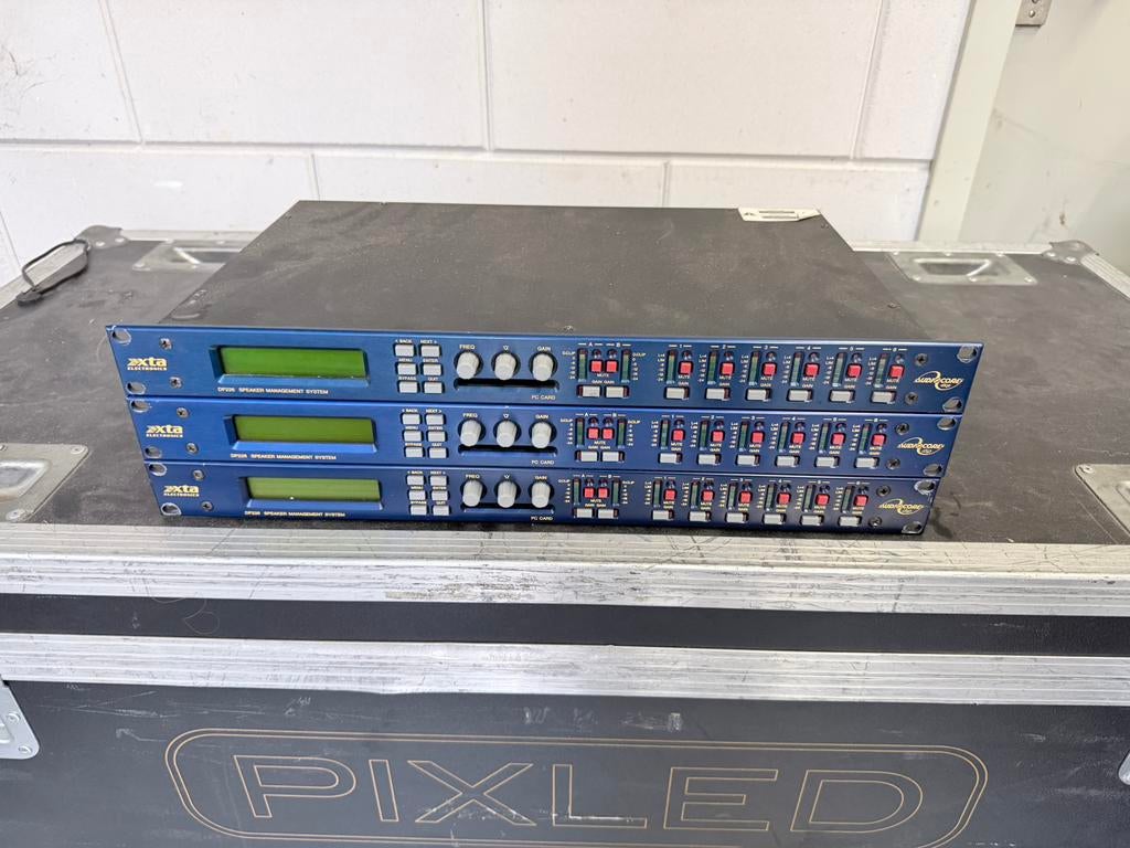 2x XTA DP226 speaker management processors, Muziek en Instrumenten, Effecten, Zo goed als nieuw, Ophalen of Verzenden