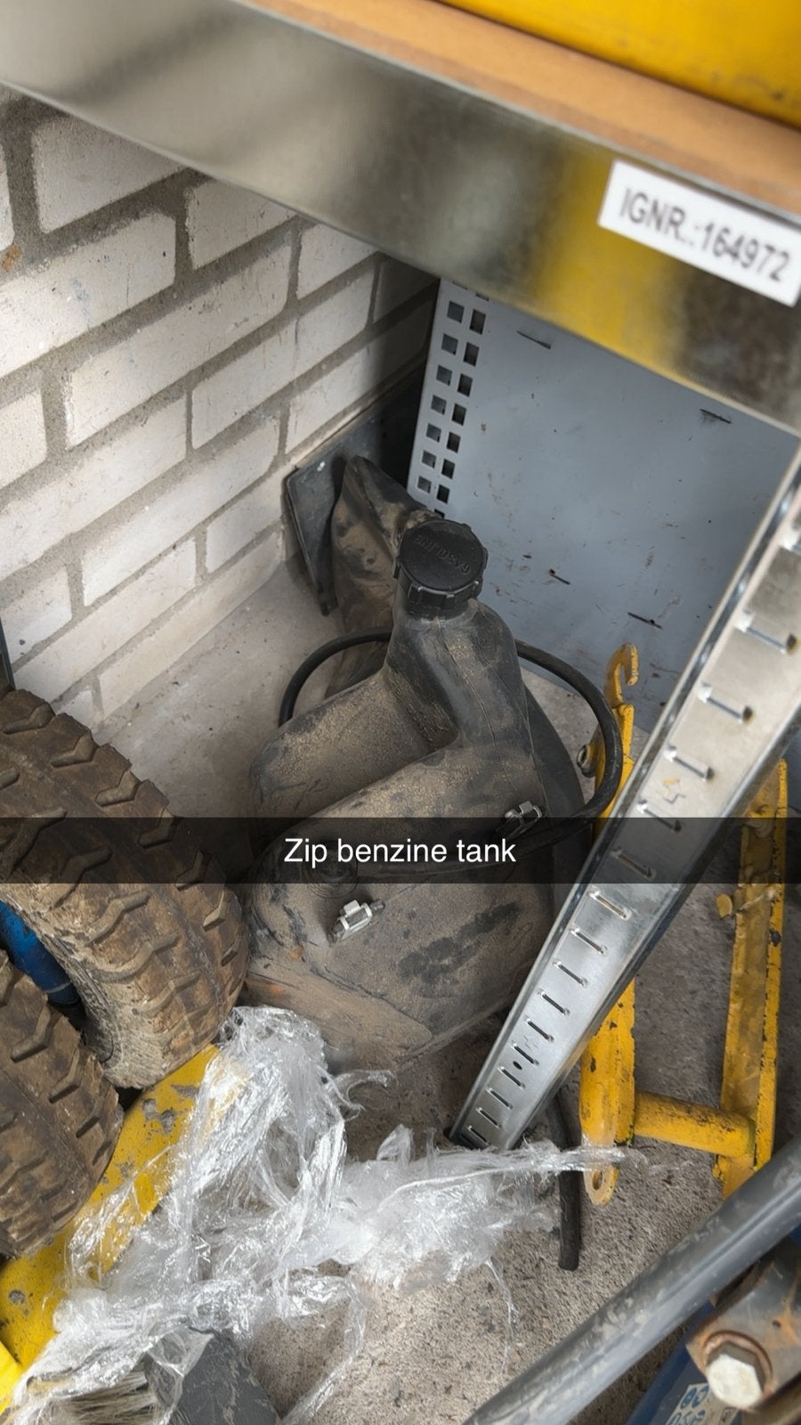 Piaggio zip benzine tank, Fietsen en Brommers, Brommeronderdelen | Scooters, Ophalen of Verzenden, Zo goed als nieuw, Tank, Piaggio