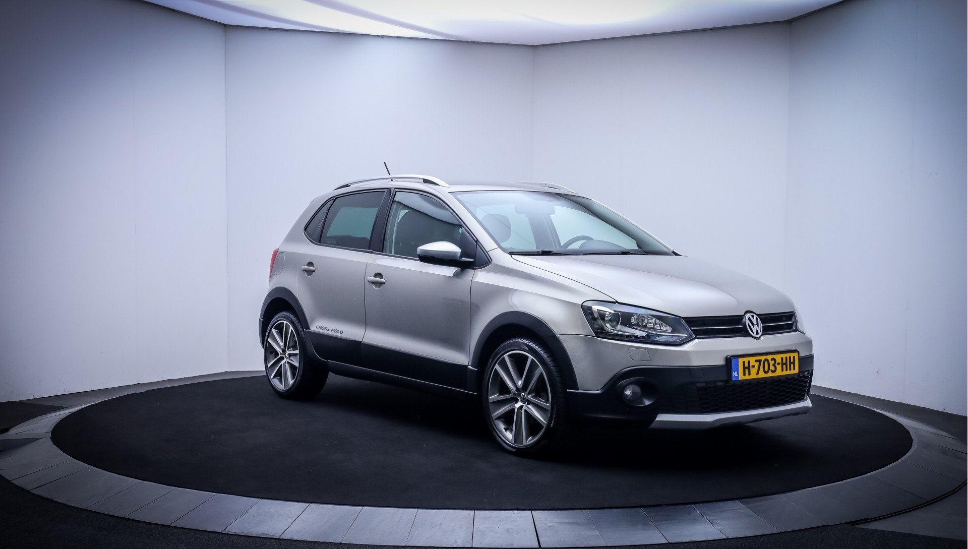 Volkswagen Polo 1.4-16V Dsg CROSS XENON | STOELVERW | NAVI |, Euro 5, Zwart, Bedrijf, 1000 kg
