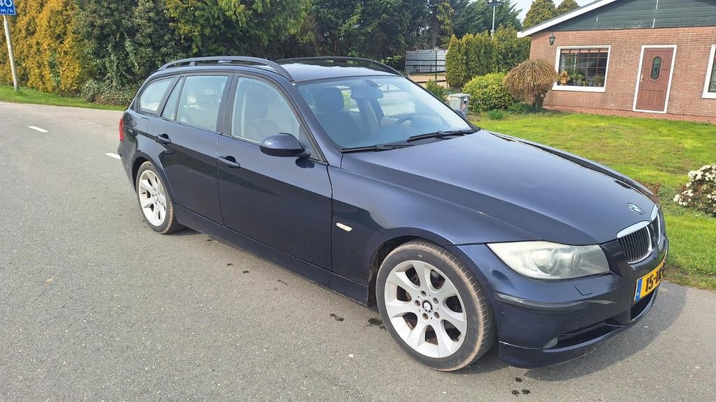 Bmw 318 i 2006.bumper schade, Ophalen, Blauw, Stationwagon, Handgeschakeld