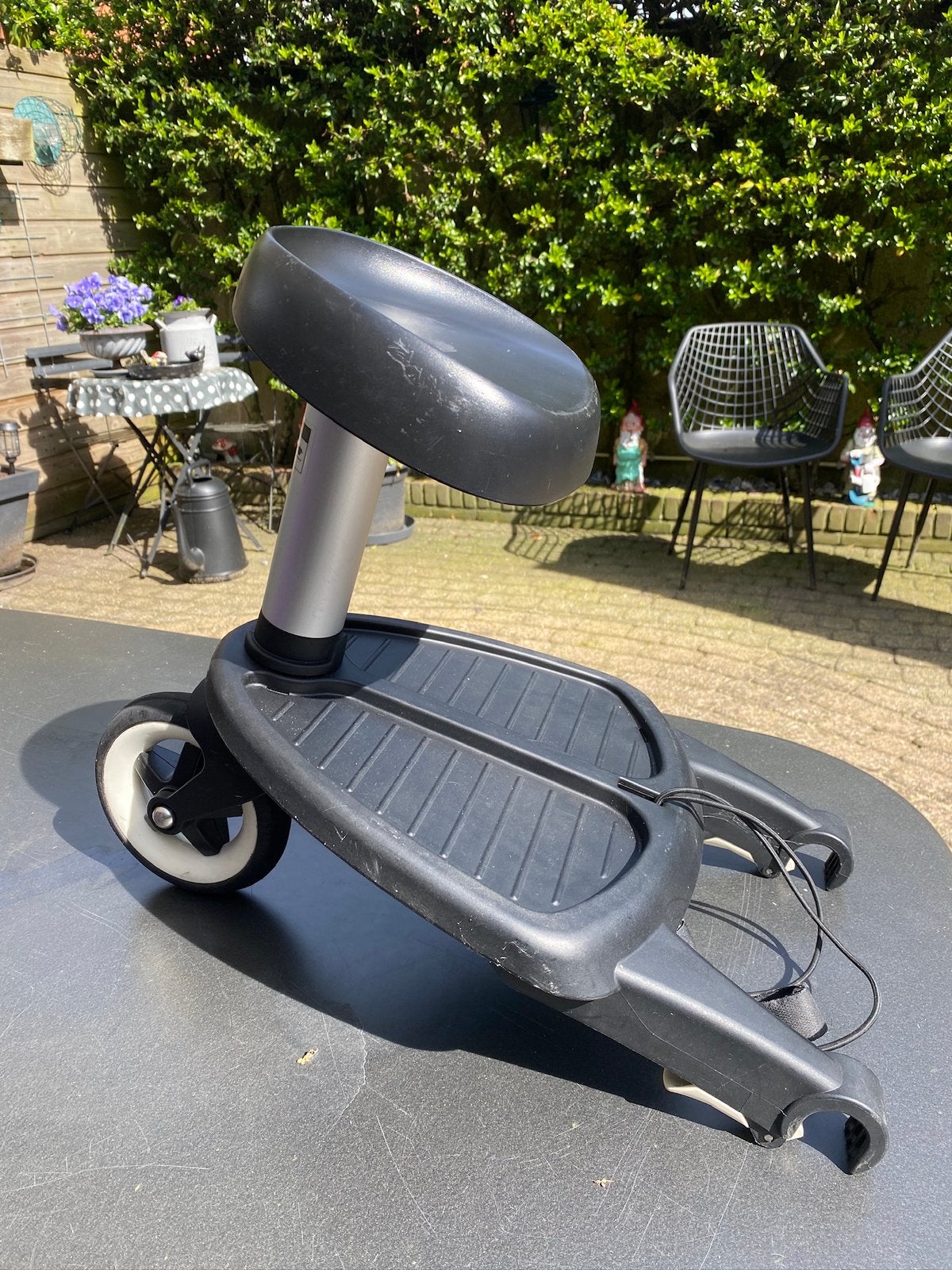 Twoo meerijdplankje met zitje voor aan de kinderwagen., Ophalen, Gebruikt