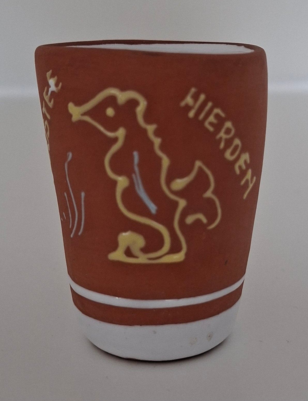 Souvenir vaasje "DE WOUDSTEE" Hierden - Zeepaardje, Ophalen of Verzenden