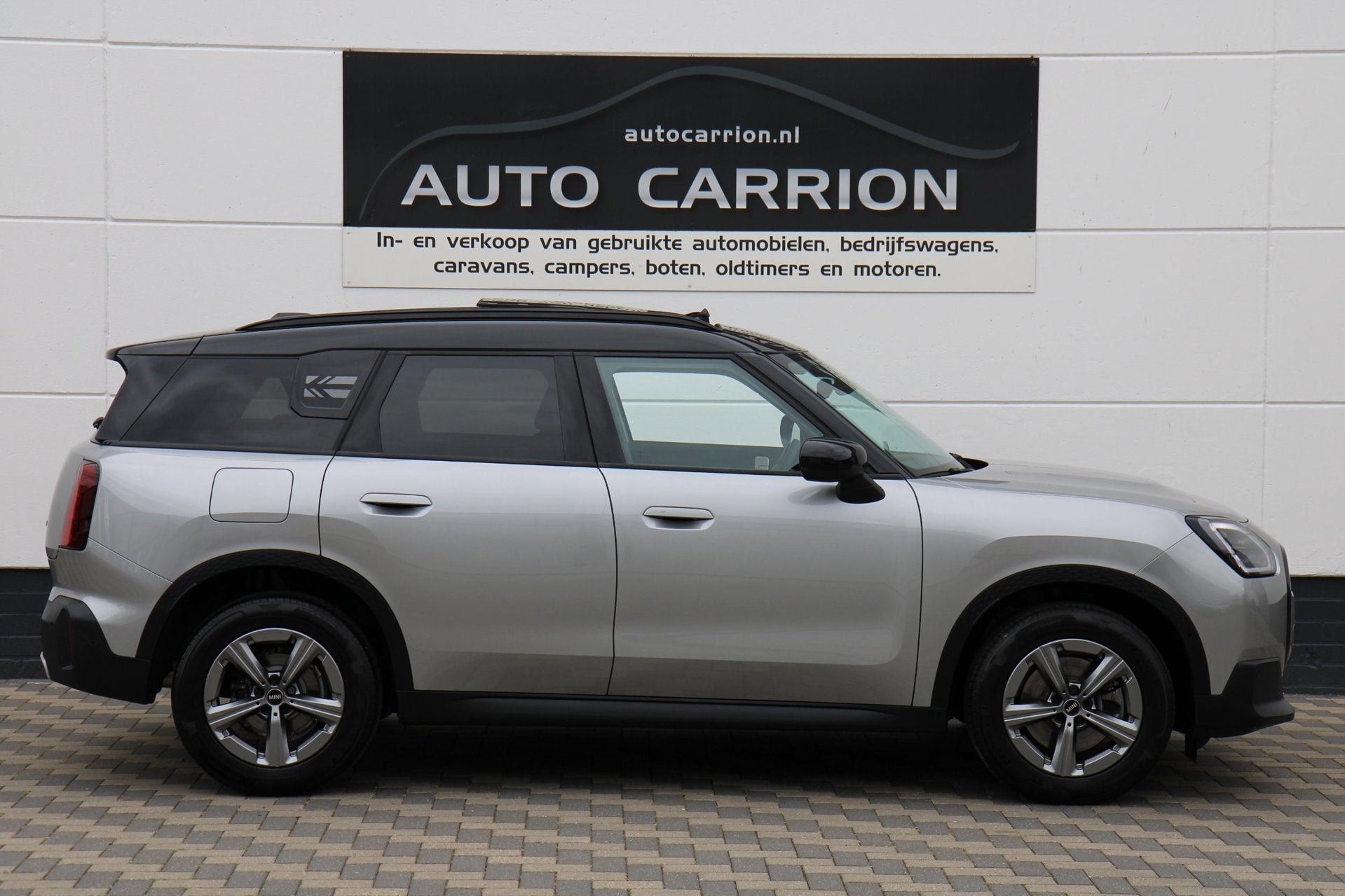 Mini Countryman 1.5 C Favoured L Pano LED HUD Leder BTW !, Auto's, Dealer onderhouden, Gebruikt, Zwart, Bedrijf