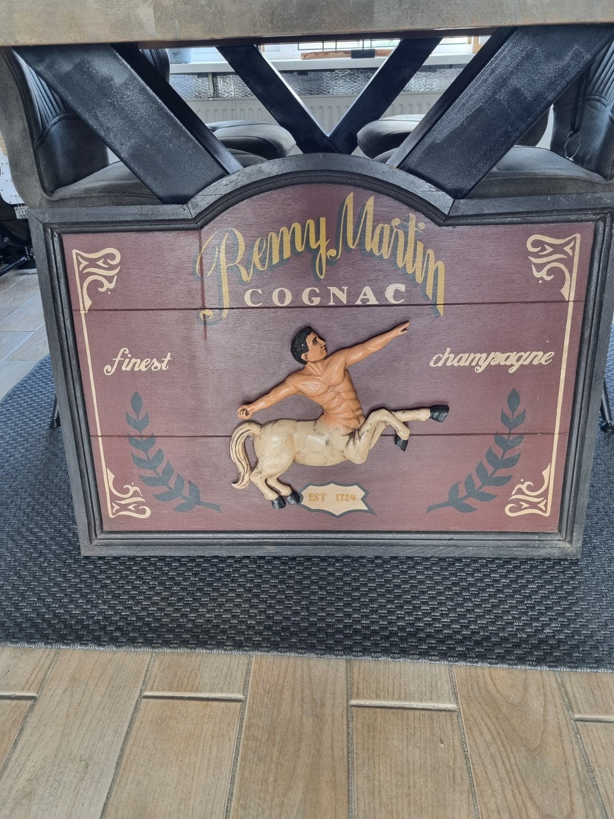 Houten wandbord Rémy Martin ( zie omschrijving ), Ophalen, Wandklok
