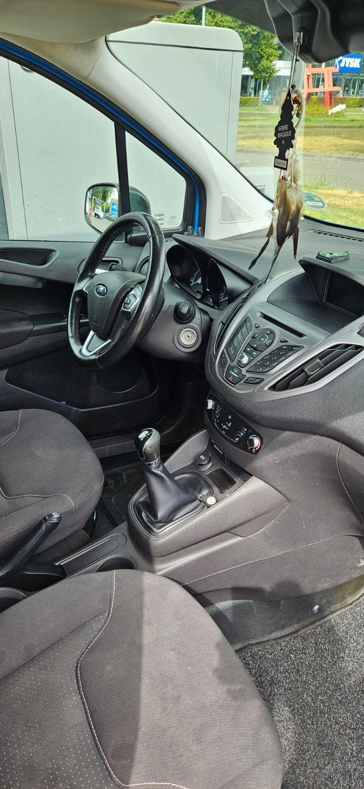 Foto 8 van Ford Transit Courier (2016) met slim keukenblok