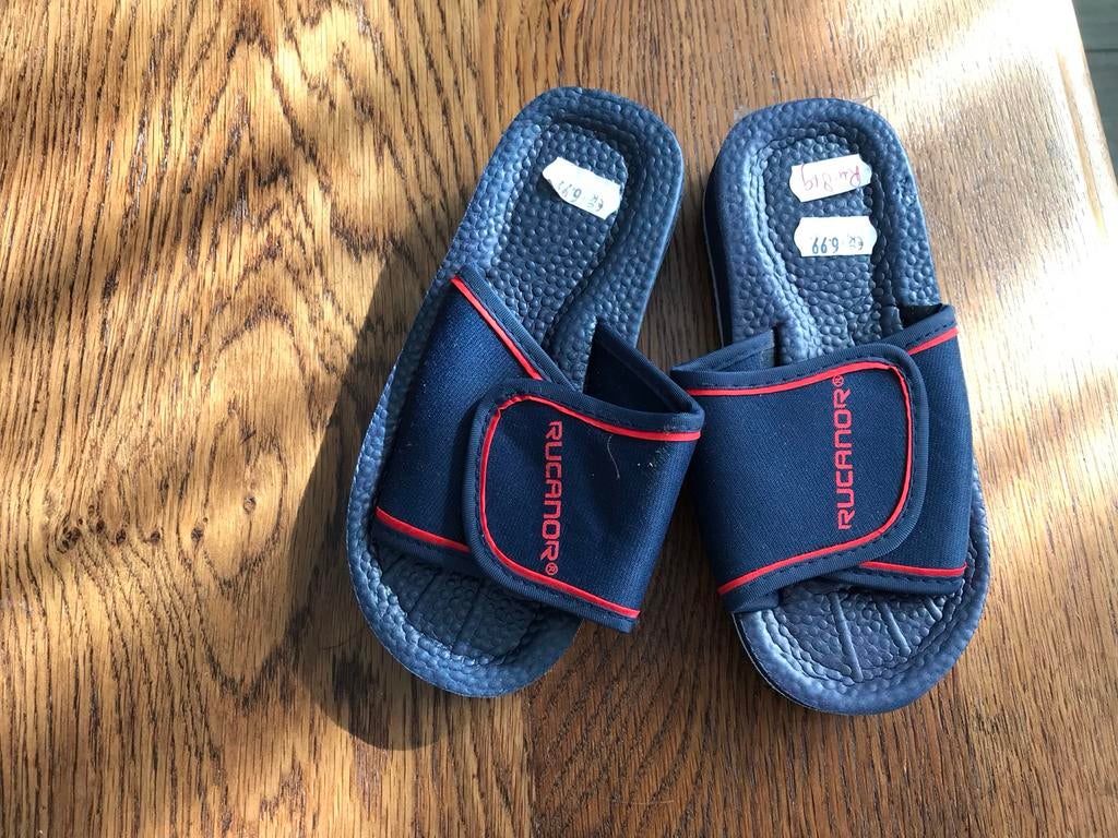 Kinderslippers Rucanor Maat 30 - Blauw met Rood, Jongen of Meisje, Overige typen, Nieuw, Ophalen of Verzenden