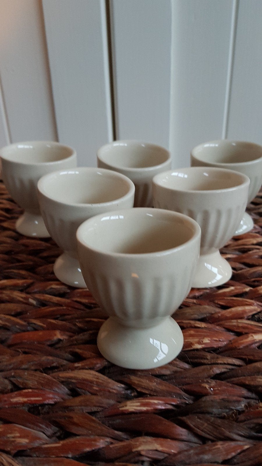 6 nieuwe eierdopjes crème kleurige met ribbel, Ophalen