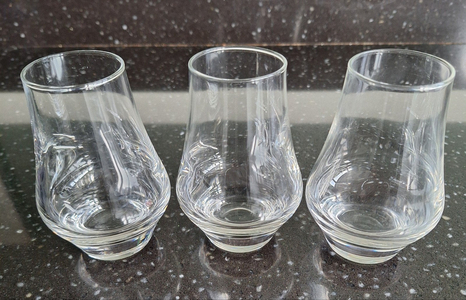 3 whisky glazen - 11 cm hoog - goede staat, Overige typen, Ophalen of Verzenden, Zo goed als nieuw, Glas