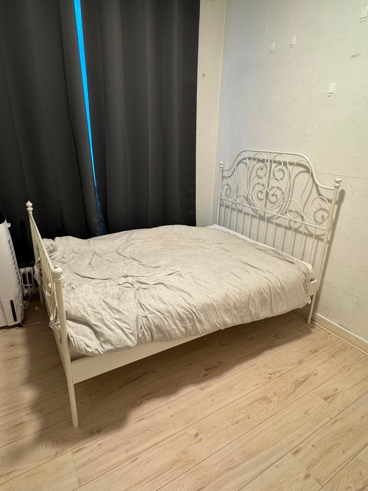 Ikea bed 140200 wit stalen frame, Huis en Inrichting, Slaapkamer | Bedden, Ophalen, Gebruikt, Wit, Tweepersoons