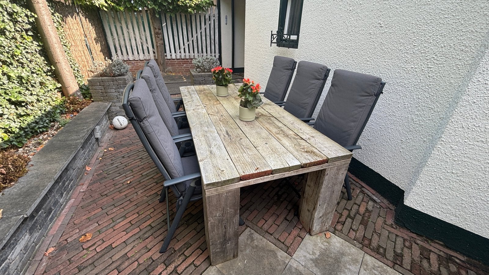 Steigerhouten tuintafel met 8 verstelbare stoelen