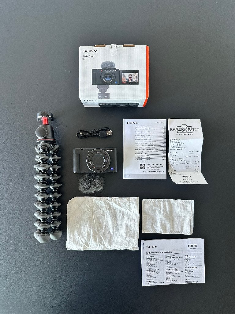 Sony ZV-1 vlog camera + 128 gb ssd + Gorillapod- 1x gebruikt, Kantelbaar/draaibaar scherm, Geheugenkaart, Ophalen of Verzenden