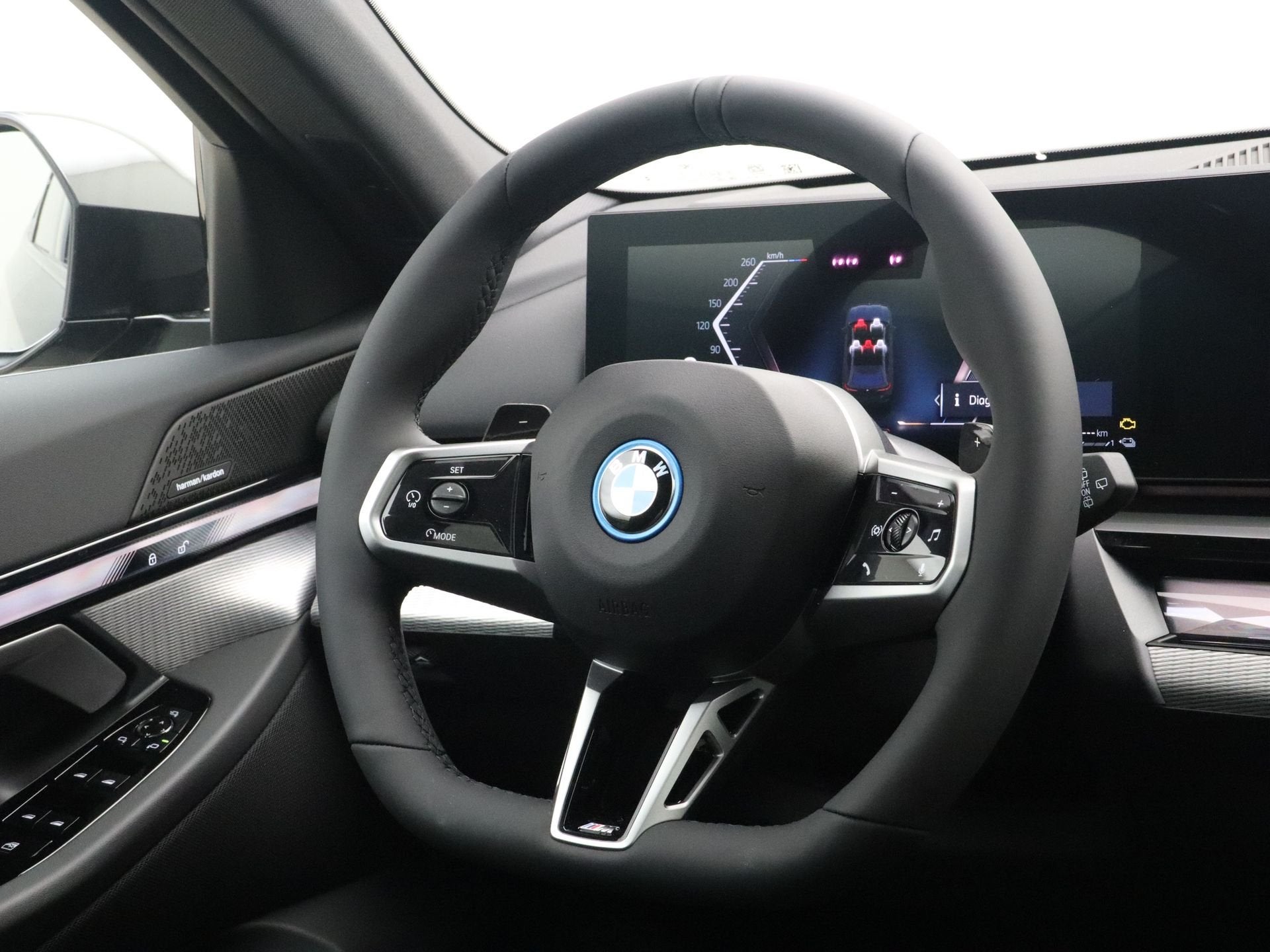 BMW 5 Serie 530e Touring M Sport Edition (bj 2026), Auto's, Automaat, Achterwielaandrijving, 1800 kg, 4 cilinders