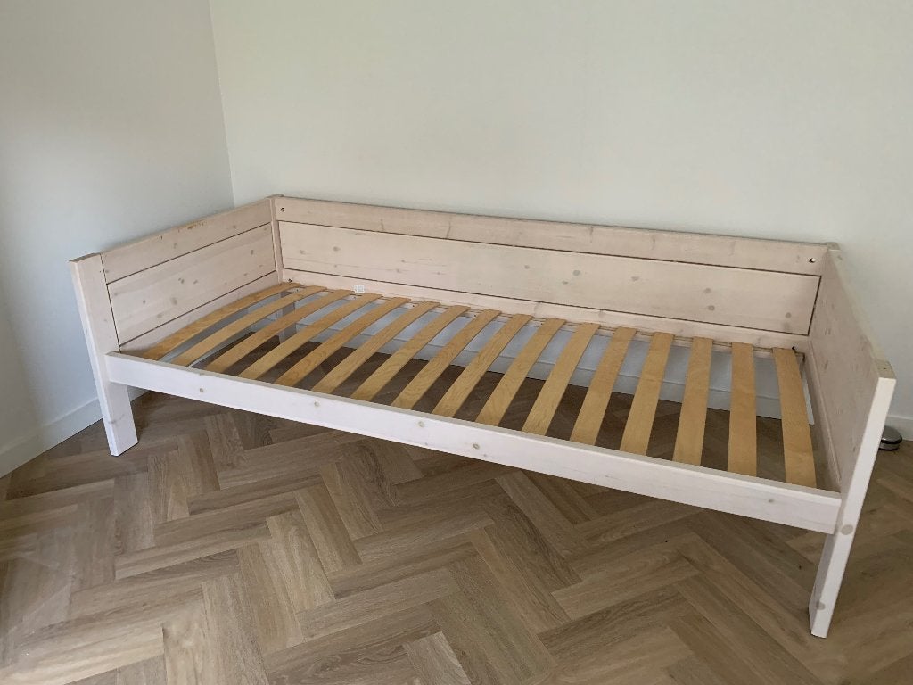 Life time bed 90x200 whitewash grenen bed, Ophalen, 85 tot 100 cm, Gebruikt, Lattenbodem
