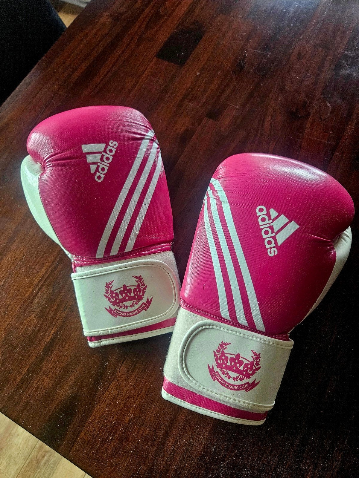 Adidas Kickbokshandschoenen & Twins Broekje Maat S, Sport en Fitness, Boksen, Ophalen of Verzenden