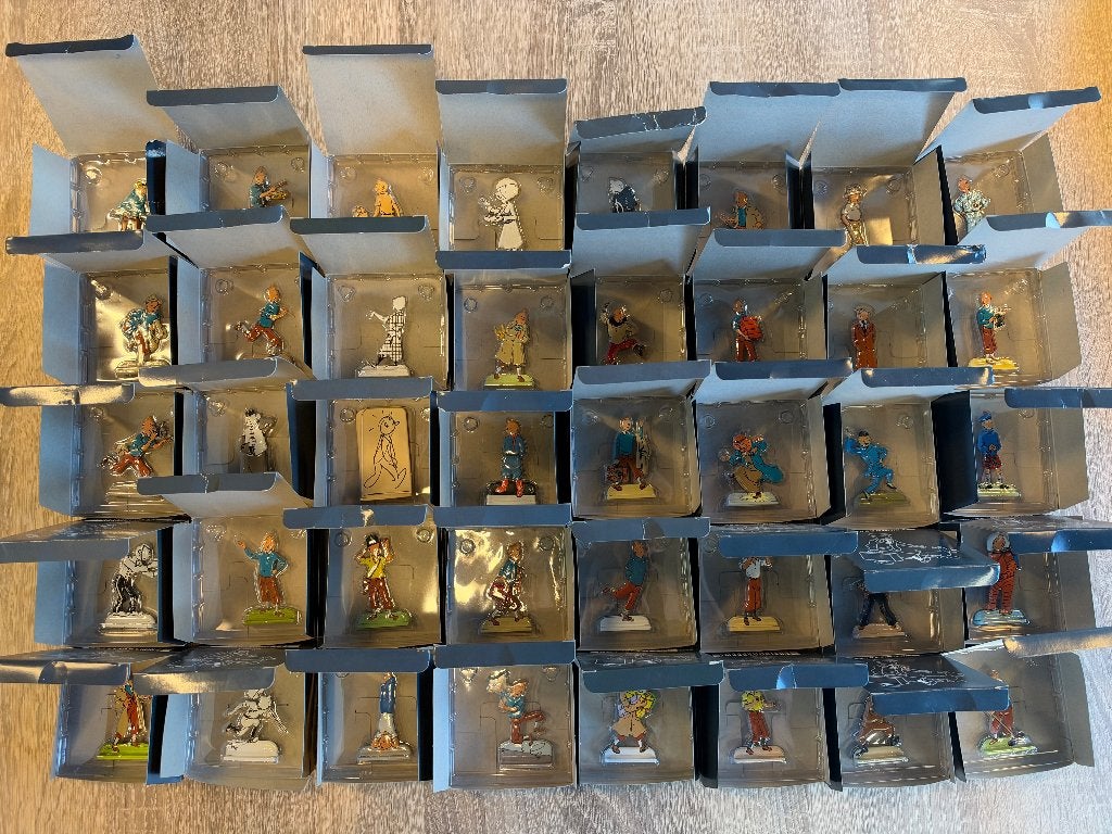 40 Kuifje beeldjes  Les Archives Tintin Moulinsart, Verzamelen, Ophalen of Verzenden, Zo goed als nieuw, Mens